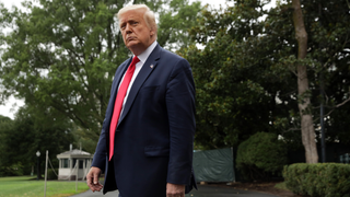 Illustration for article titled Trump Tells Reporters He Plans to Ban TikTok as Soon as Saturday